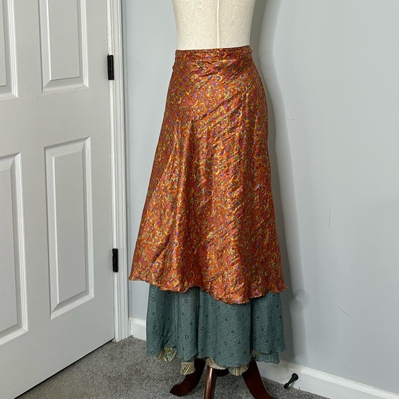 Vintage Reversible Sari Layered Wrap Maxi Skirt Bohemian Multicolor Fabrics OS - Picture 8 of 15